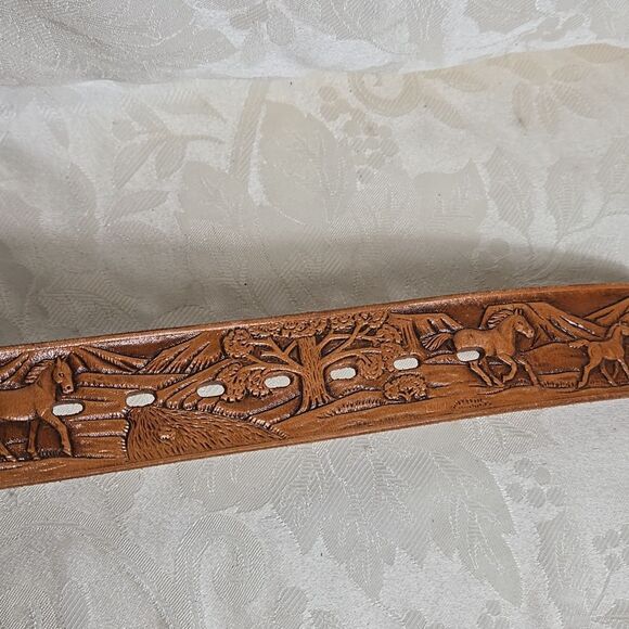 Chambers Brown Vintage Embossed Leather Belt With Buckle - Picture 6 of 9